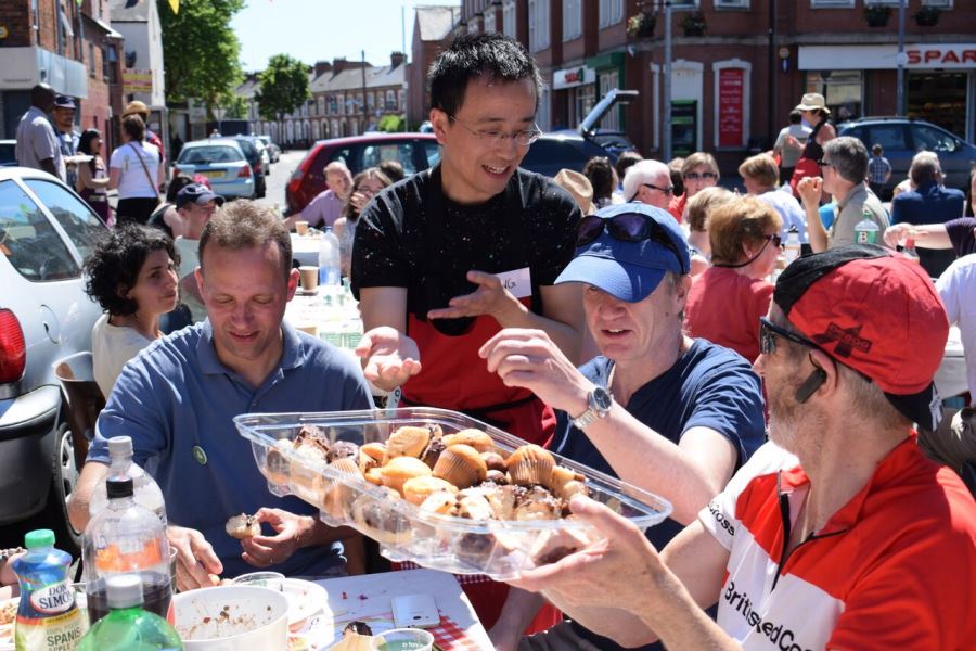 Belfast Friendship Club Member volunteering at Big Lunch 2017 - Photo Darren Vaughan